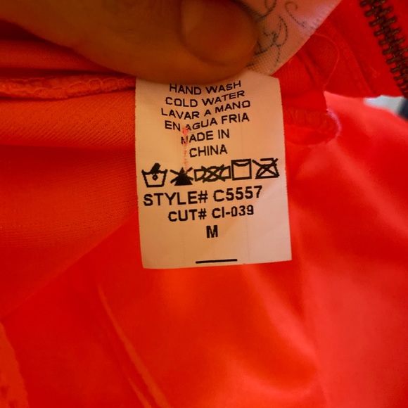 Hot pink crop top - Picture 3 of 3